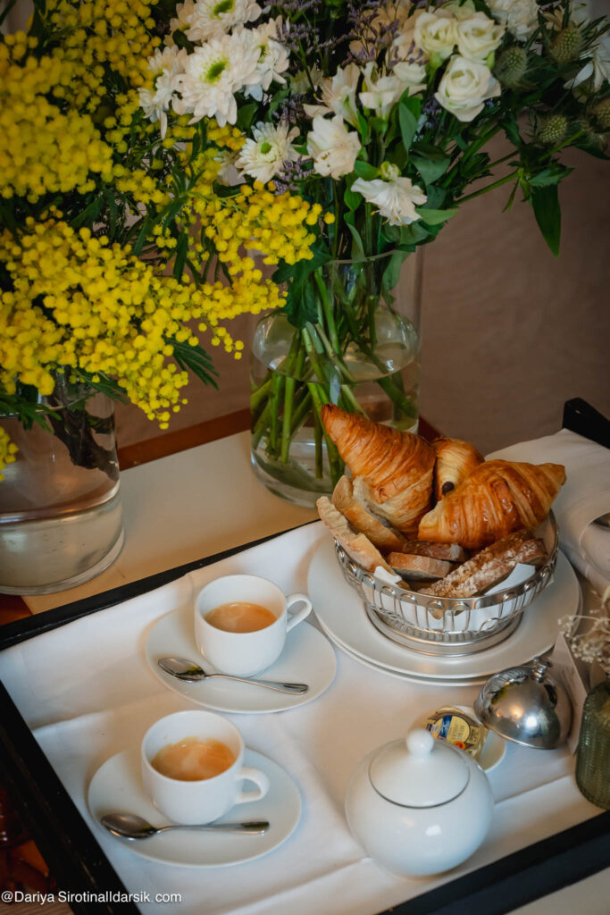 Парижский завтрак и мимоза в январе