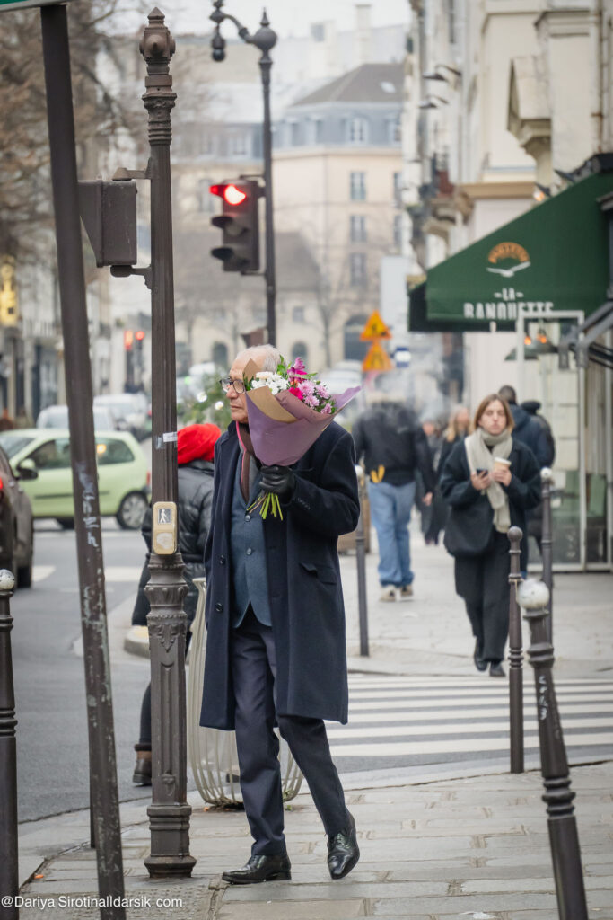 Воскресные цветы, на улицах Парижа