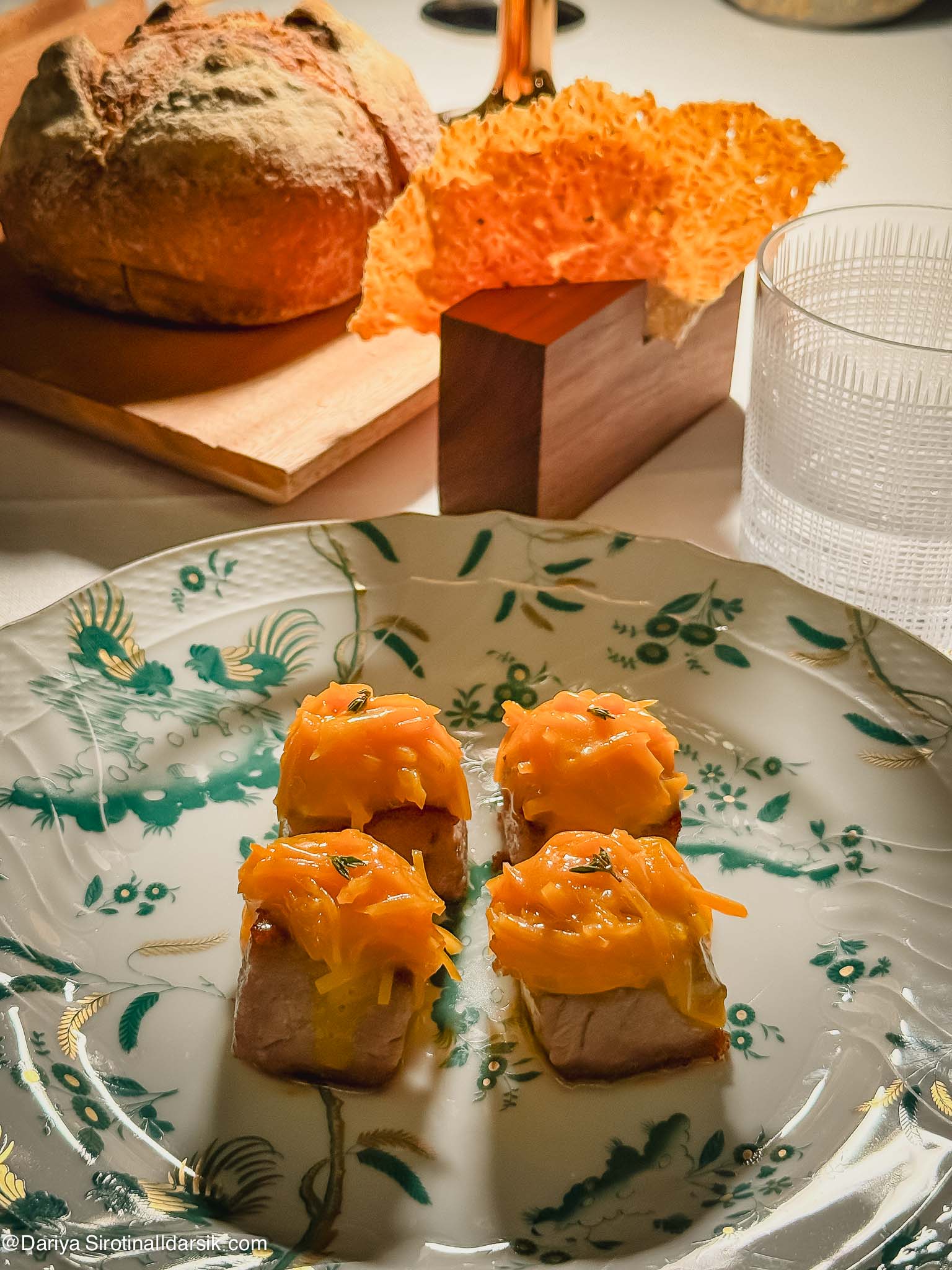 Тунец с тыквой в ресторане Niko Romito в отеле Bvlgari Dubai