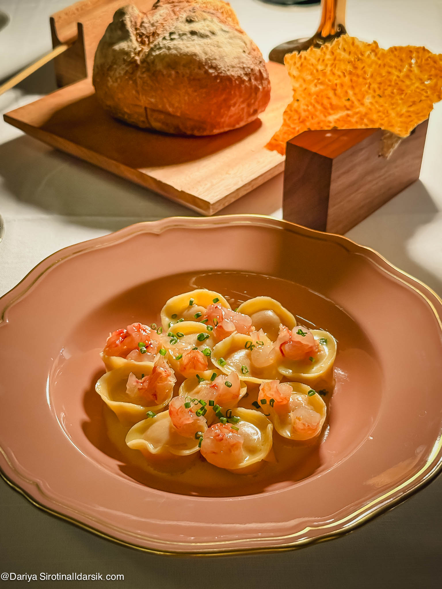 Тортеллини с креветками в ресторане Niko Romito в отеле Bvlgari Dubai