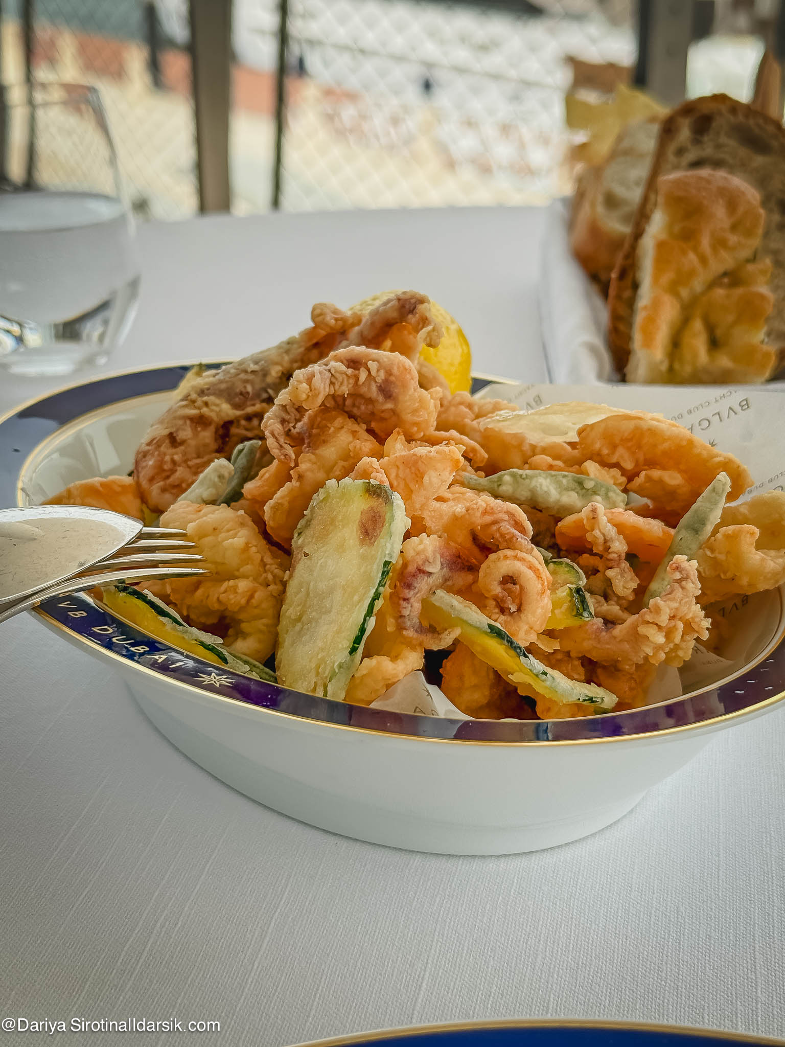 Фритто мисто в ресторане Yacht Club Bulgari Dubai