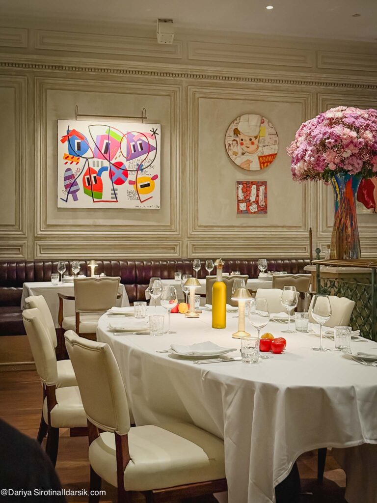 Интерьер ресторана LPM в Дубае