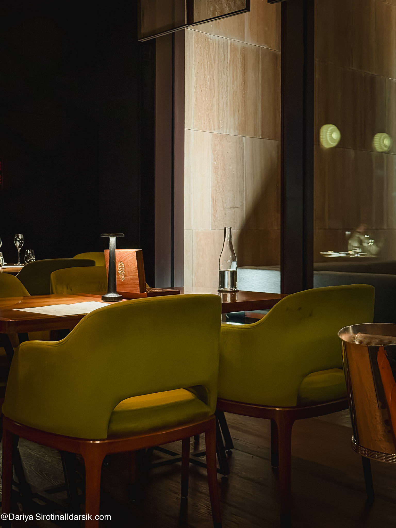 Интерье ресторана Dinner by Heston Blumenthal в Дубае