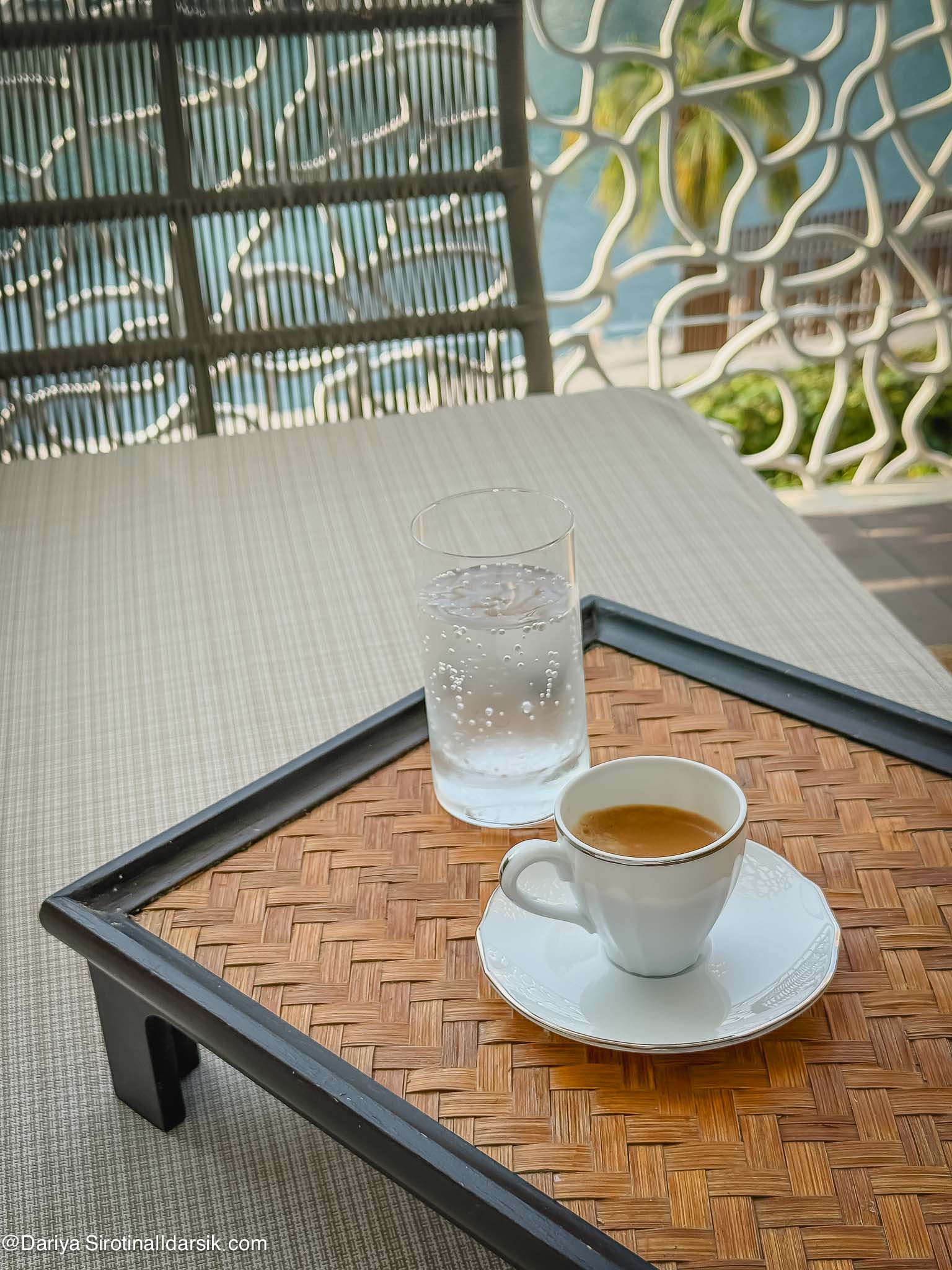 Терраса номер в Bvlgari Dubai с видом на море