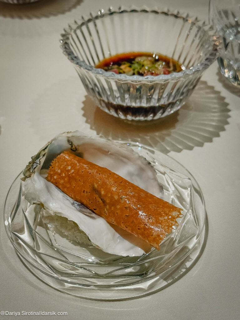 Меню из 10 подач в роскошном интерьере ресторана Alain Ducasse в особняке Baccarat, Париж