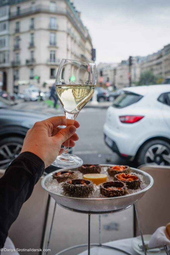 Терраса бистро Le Flandrin в 16 округе Парижа