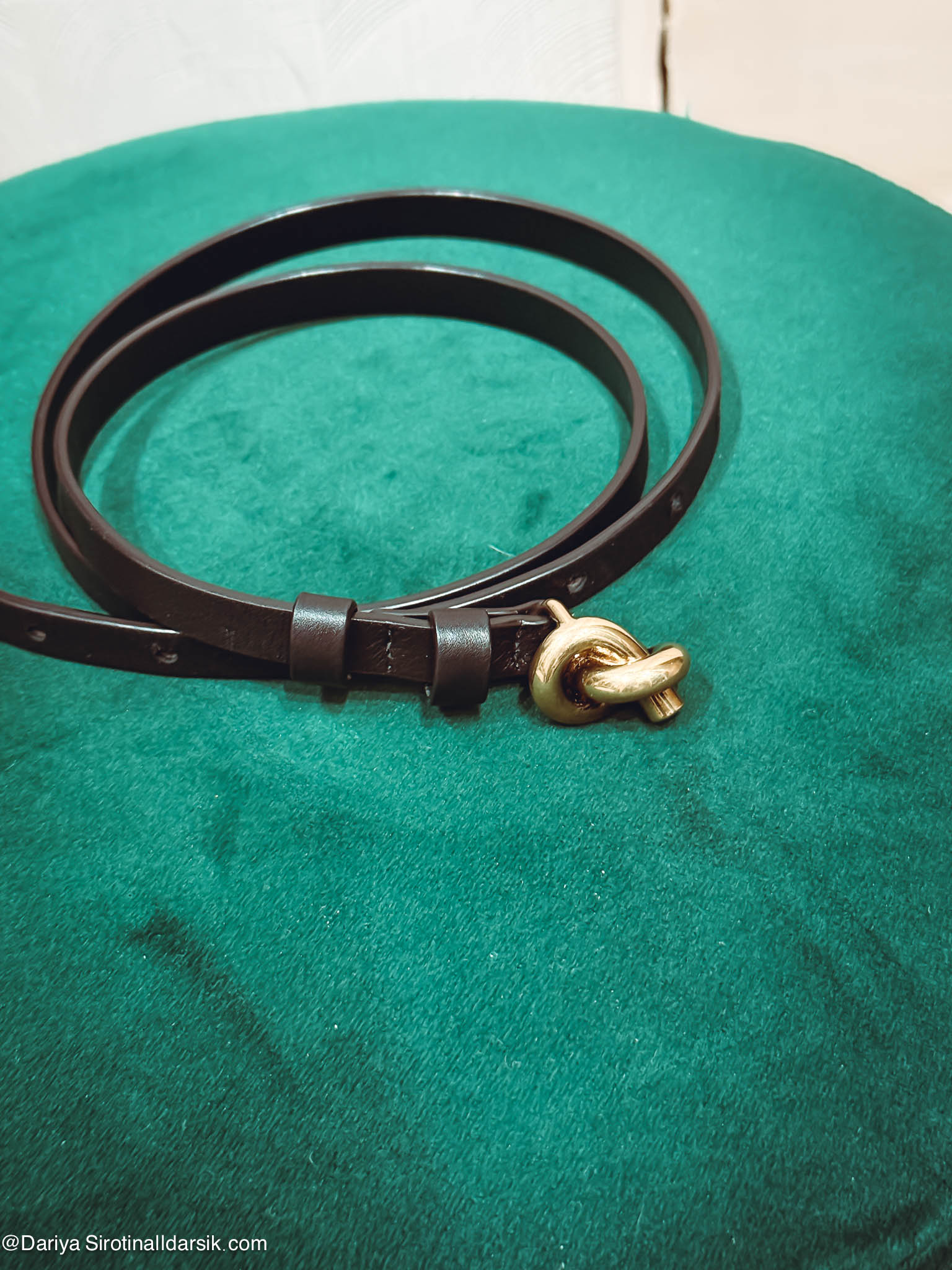 Кожаный ремень Bottega Veneta: ремень с пряжкой в виде узелка.