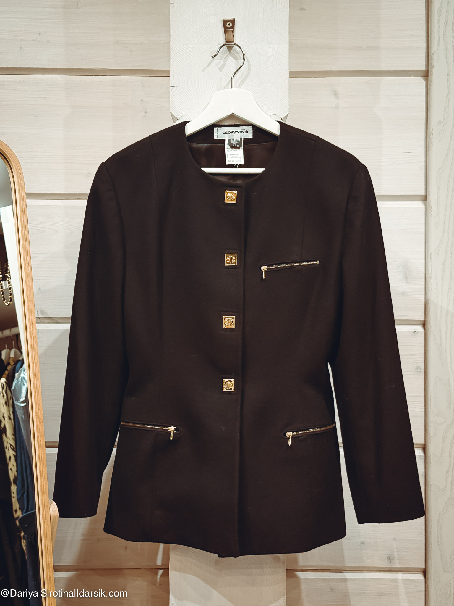 Винтажный жакет Georges Rech: классический черный жакет с декоративными застежками.
