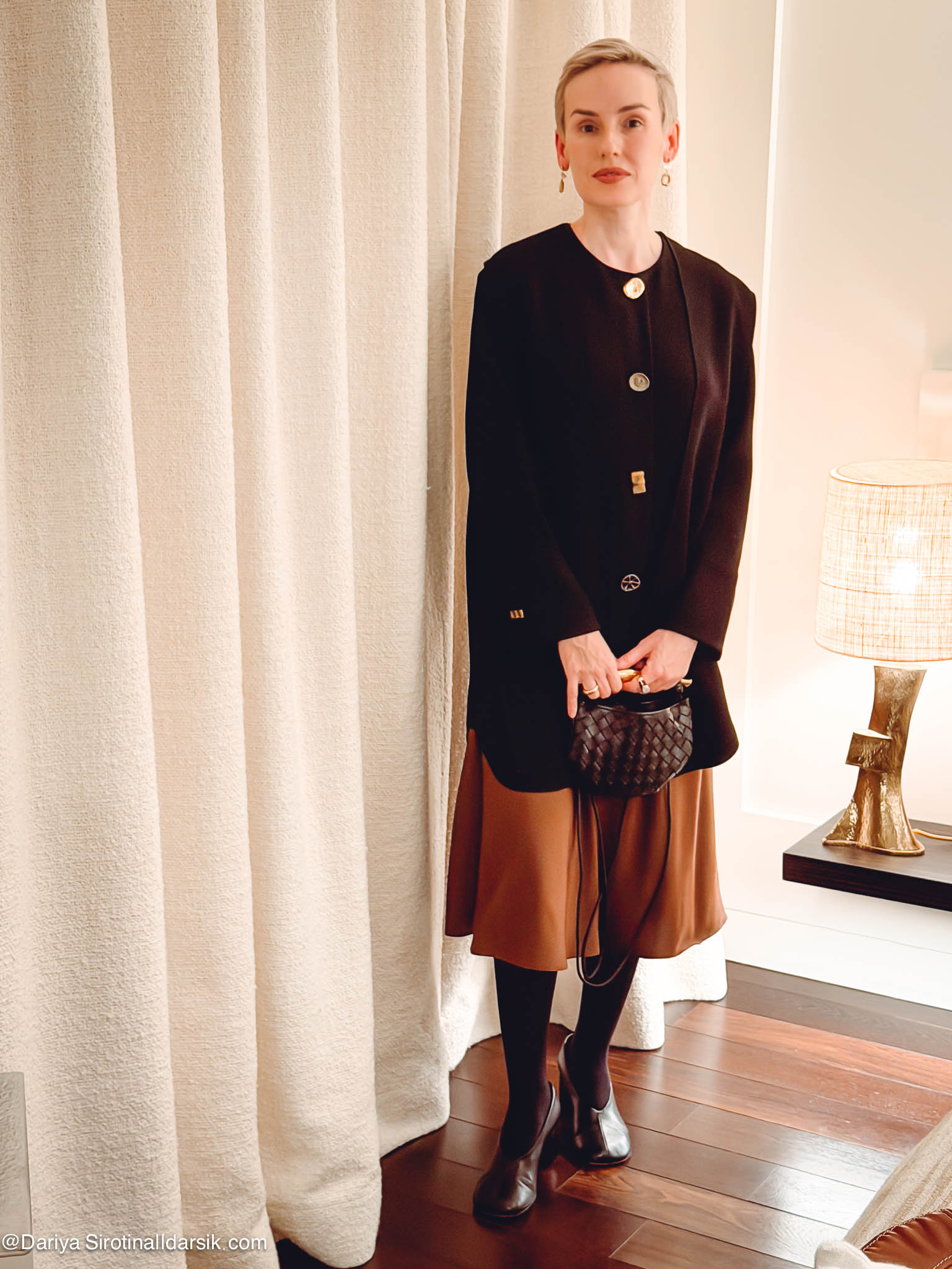 Романтичный вечерний образ: платье-рубашка Rejina Pyo в стилизации с атласной юбкой Dasha Phi. История парижской покупки.