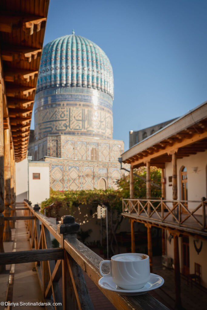 Узбекистан Дарья Сиротина авторские туры и маршруты - отель с видом на мечеть Биби Ханум