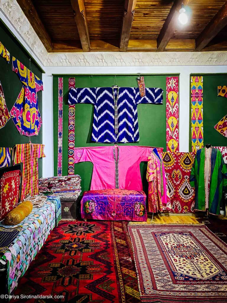 Узбекистан Дарья Сиротина авторские туры и маршруты - галерея текстиля Akbar House Collection