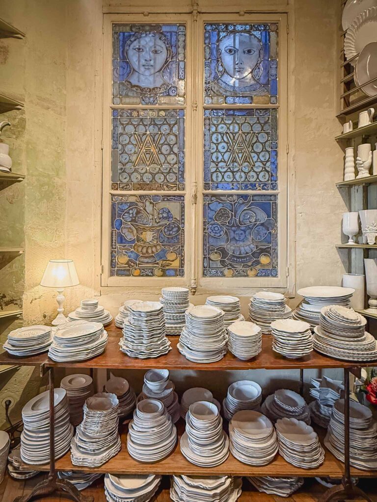 Керамика Astier de Villatte с неровной глазурью — парижский art de vivre