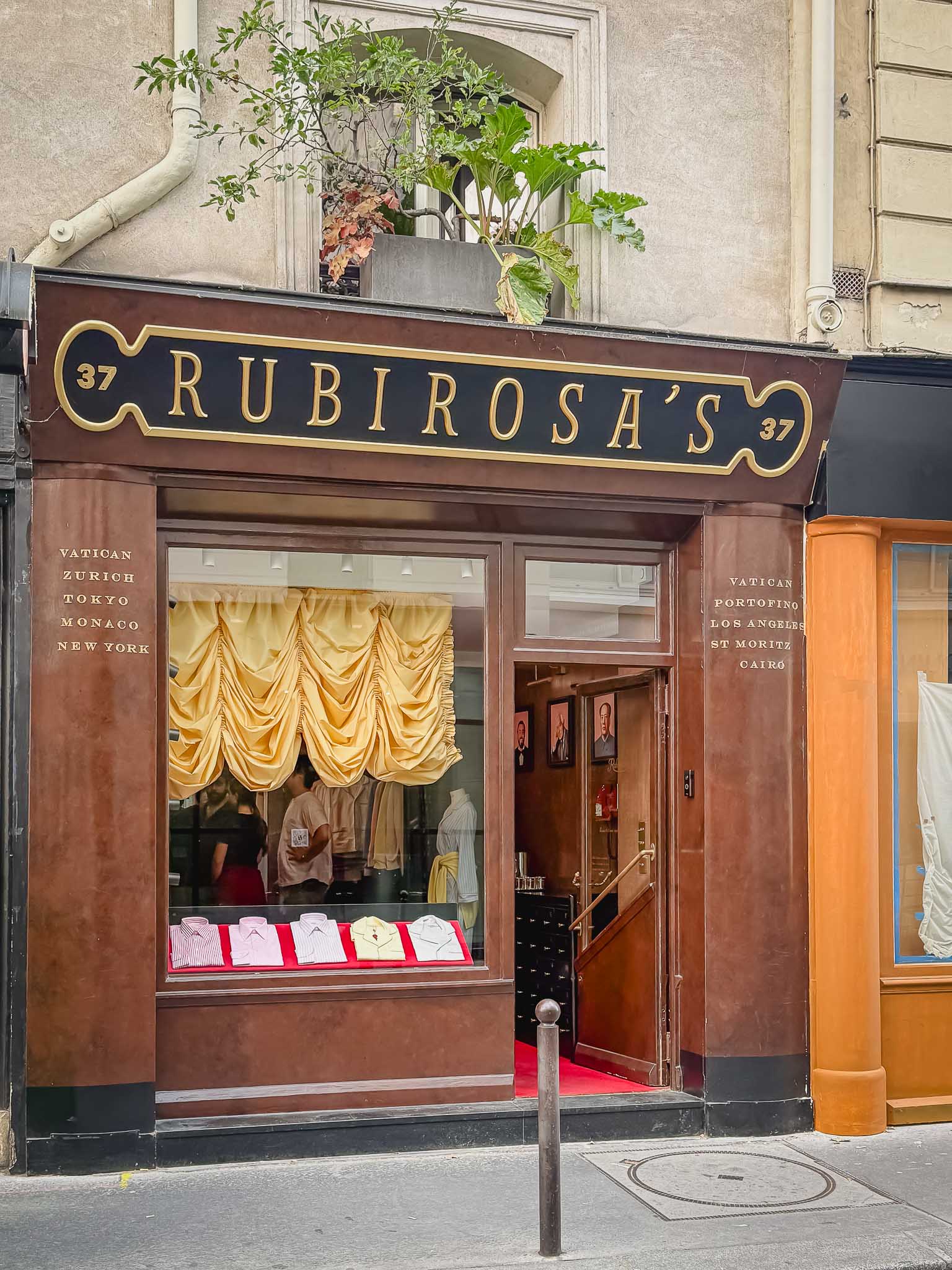Витрина магазина Rubirosa's в Сен-Жермен-де-Пре