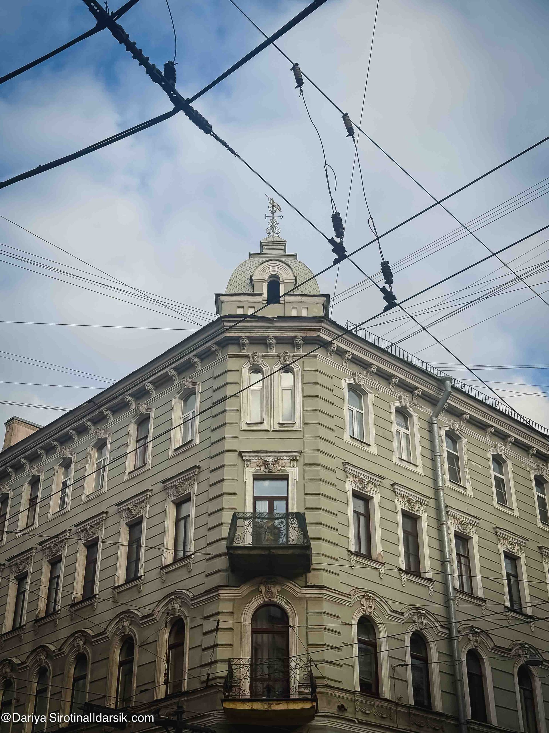 Петроградка район Санкт-Петербурга вид на доходные дома
